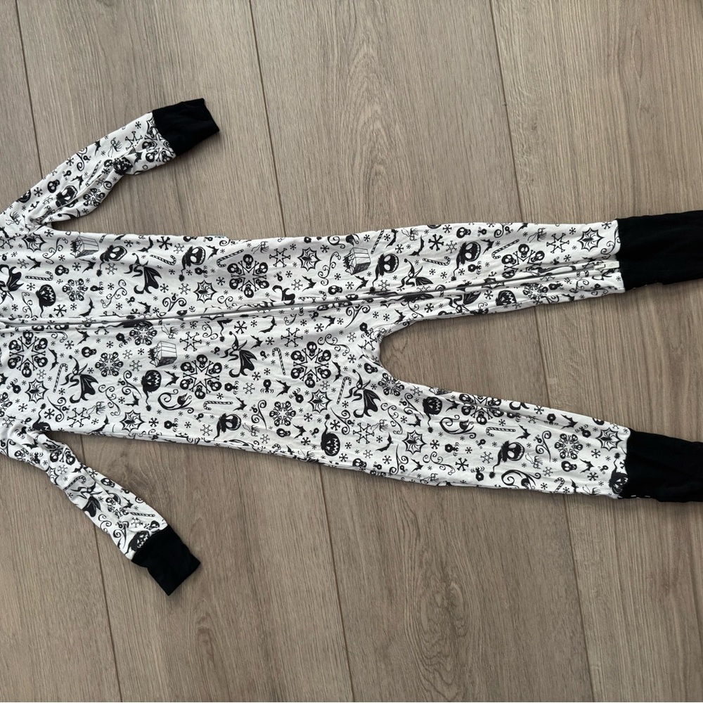 Nightmare Before Christmas Posh Peanut Footie